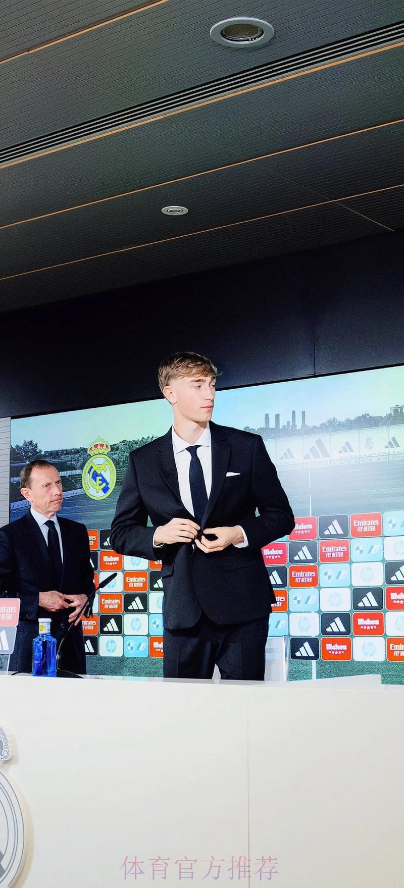 赫伊森身价再涨1000万 现7000万排中卫榜第6 赫伊森身价再涨1000万 现7000万排中卫榜第6